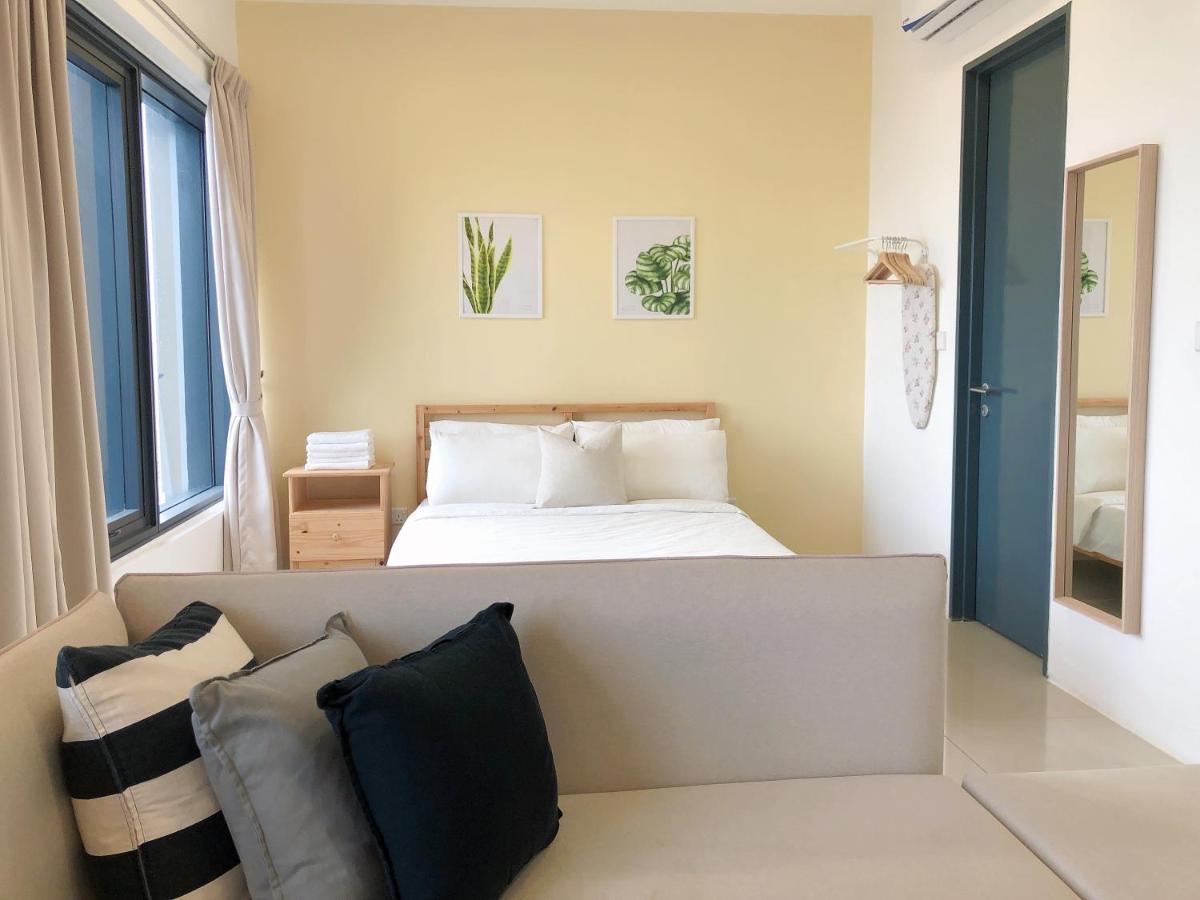 Apartment Tropicana 218 Macalister Netflix Seaview George Town