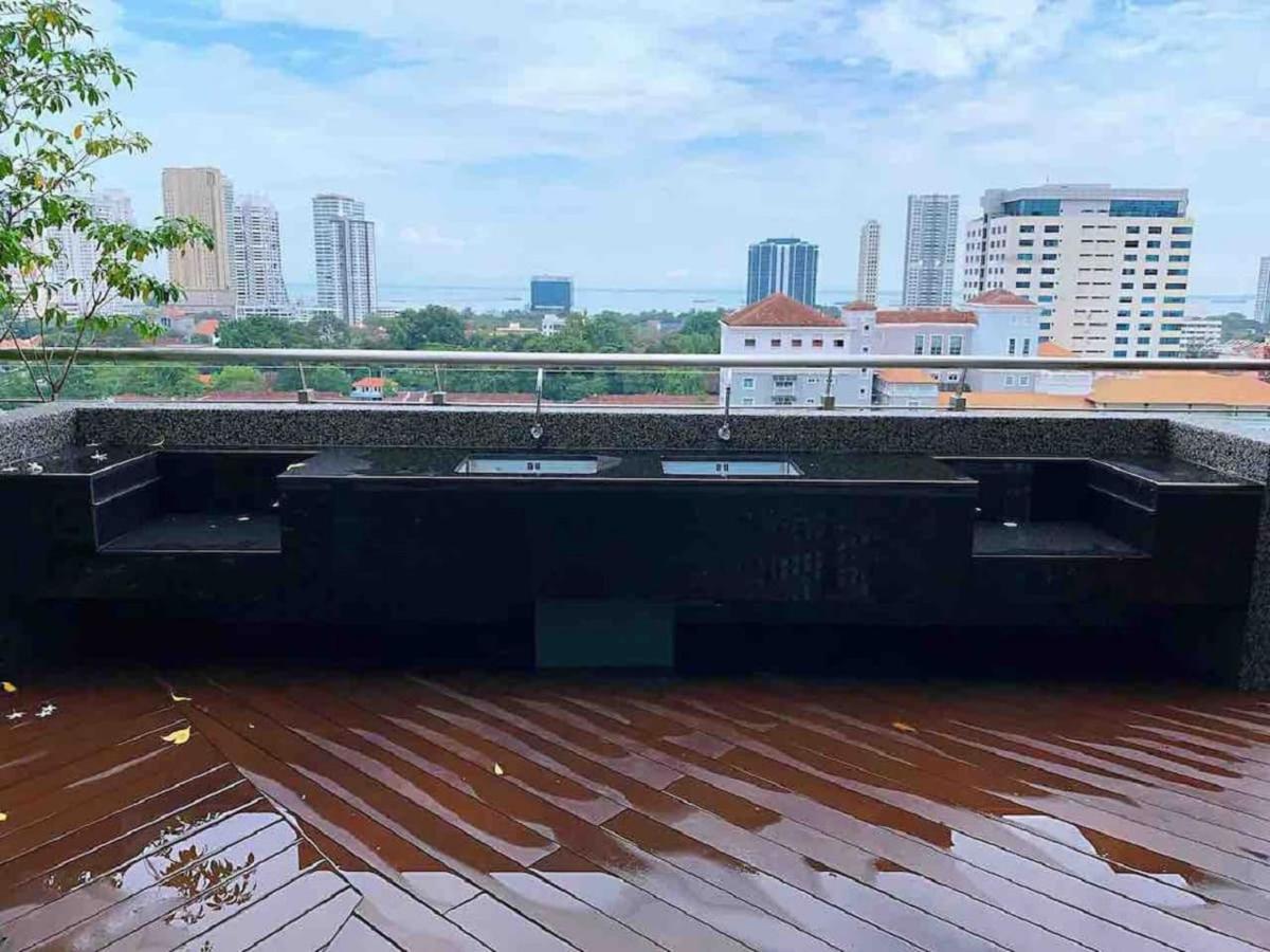 Tropicana 218 Macalister Netflix Seaview